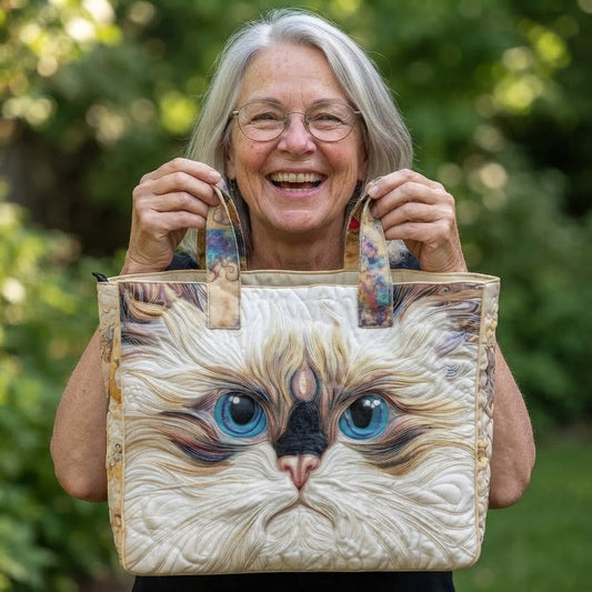 Giana | Blue-Eyed Cat Quilted Tote